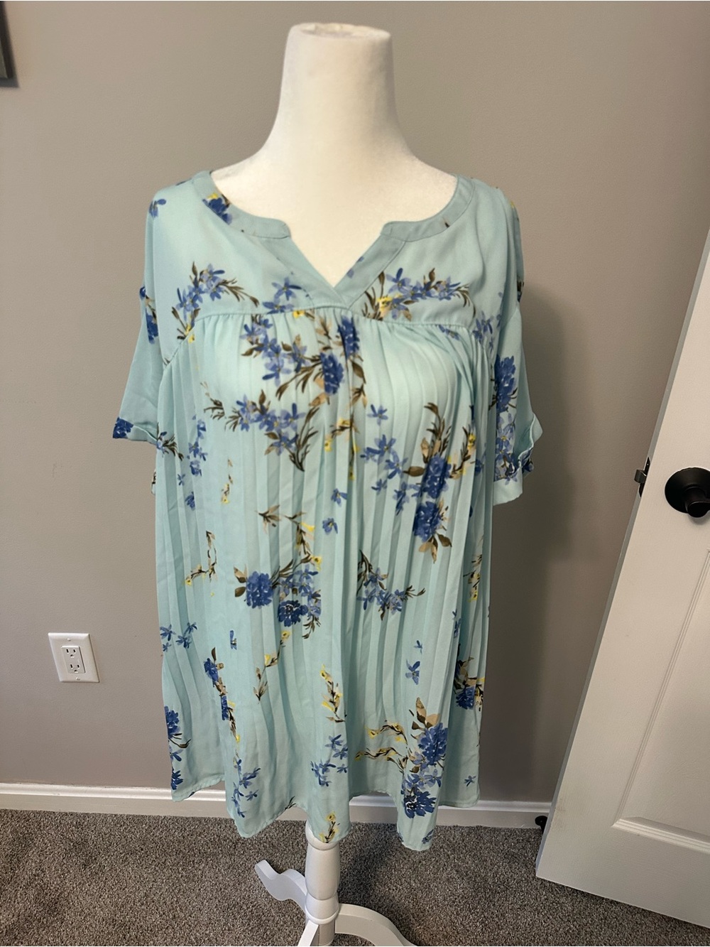 croft & barrow Light Blue Floral Pleated Tunic